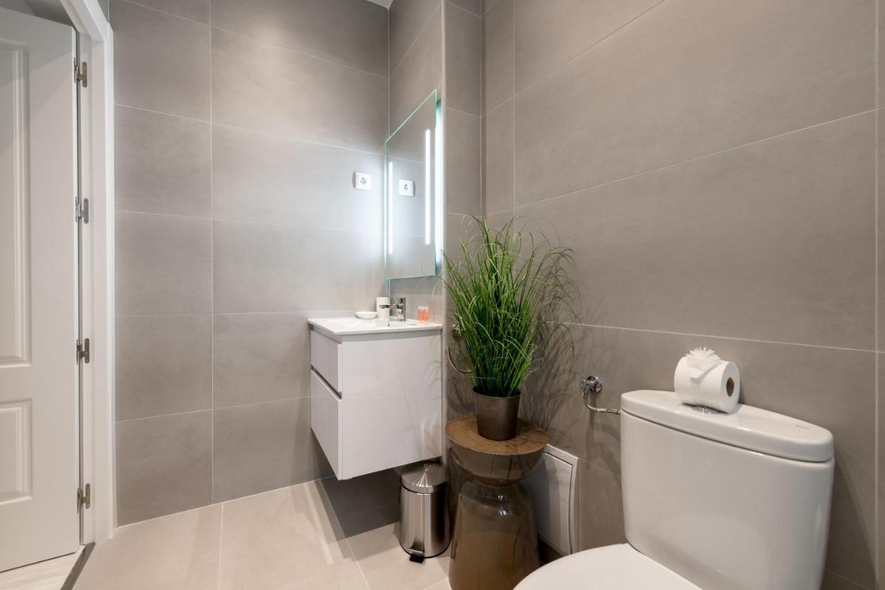 1 Bedroom 1 Bathroom- Lavapies- Minty Stay- Ave Maria Madrid Bagian luar foto